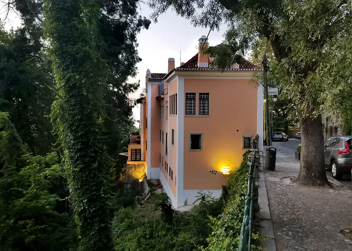 Lawrences Hotel